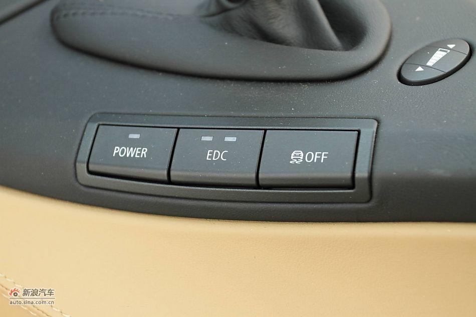 宝马M3碳纤车顶版