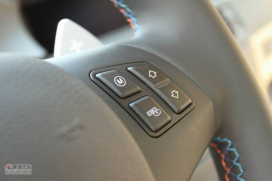 宝马M3碳纤车顶版