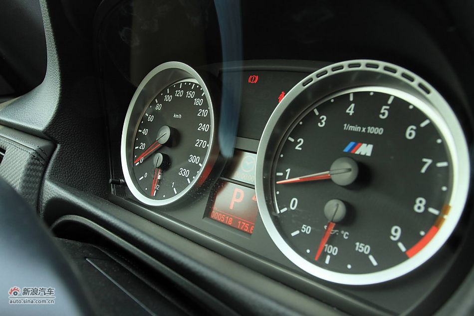 宝马M3碳纤车顶版