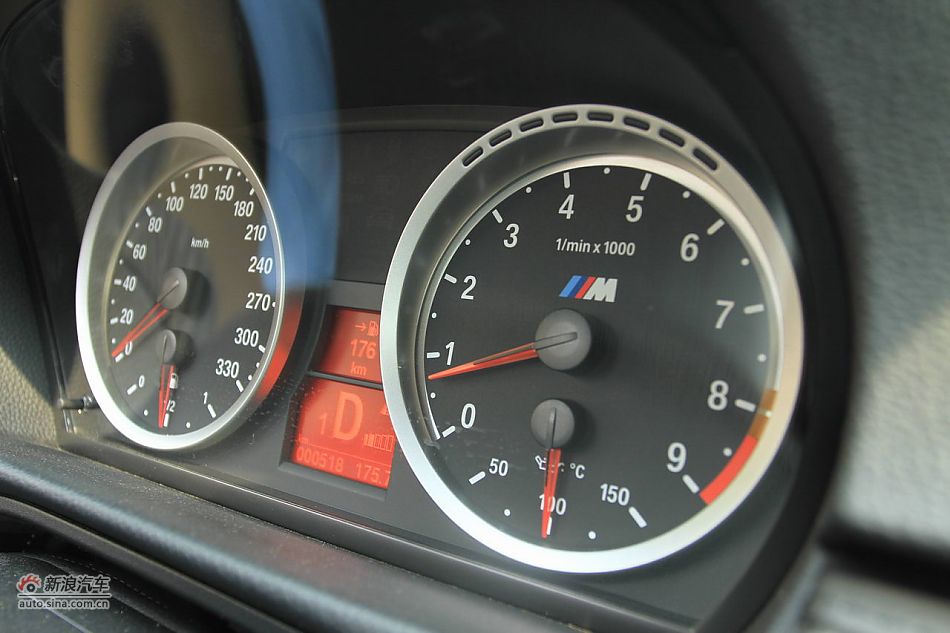 宝马M3碳纤车顶版