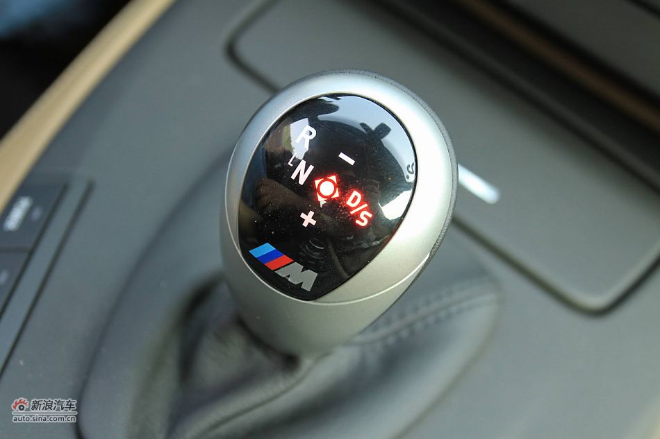 宝马M3碳纤车顶版