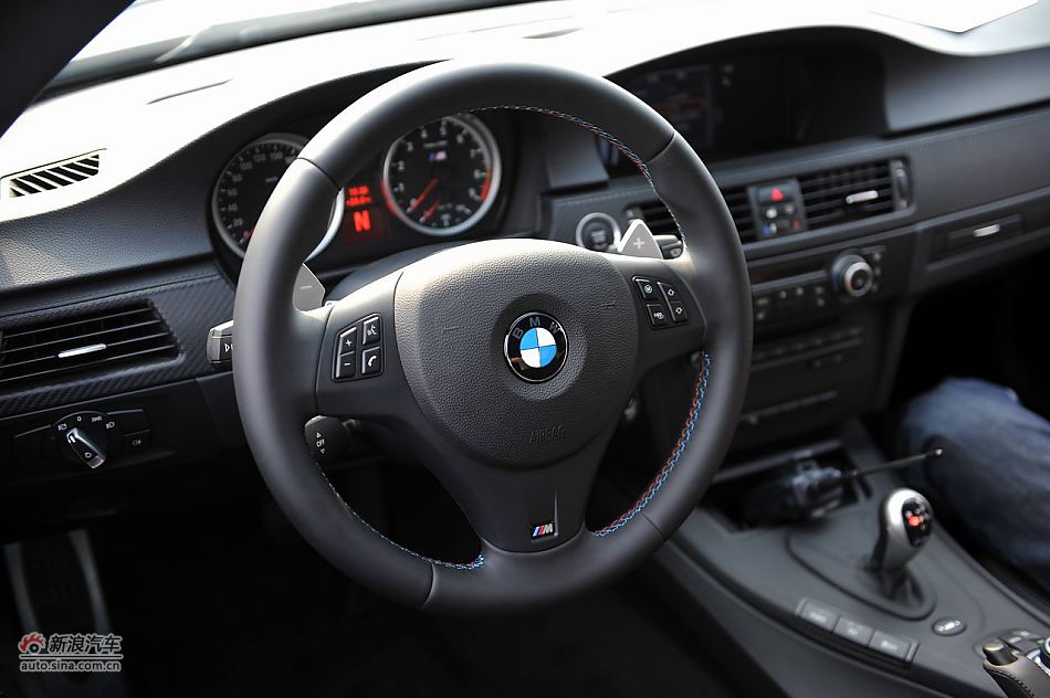 宝马M3碳纤车顶版