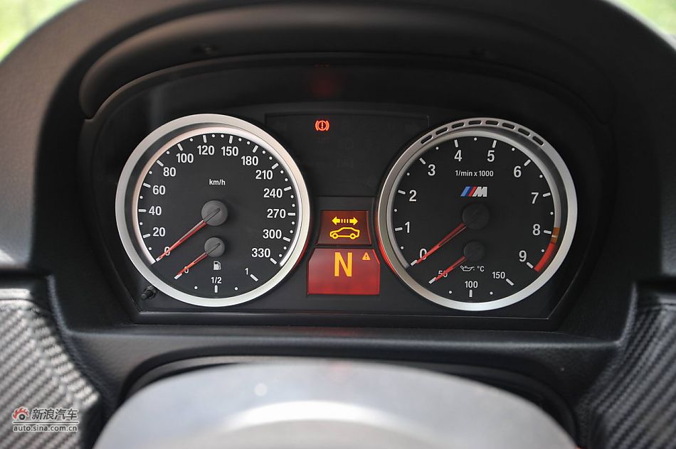 宝马M3碳纤车顶版