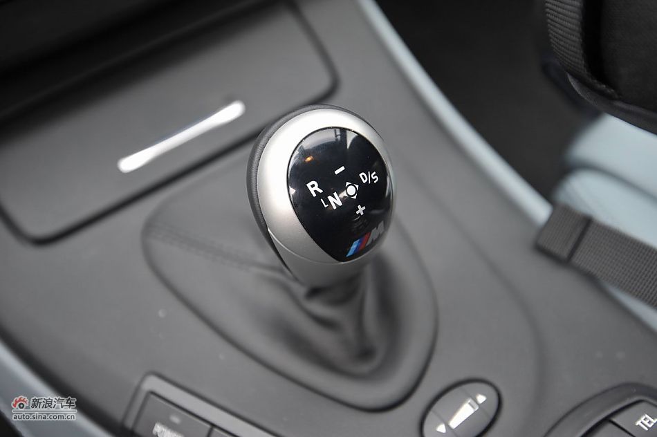 宝马M3碳纤车顶版