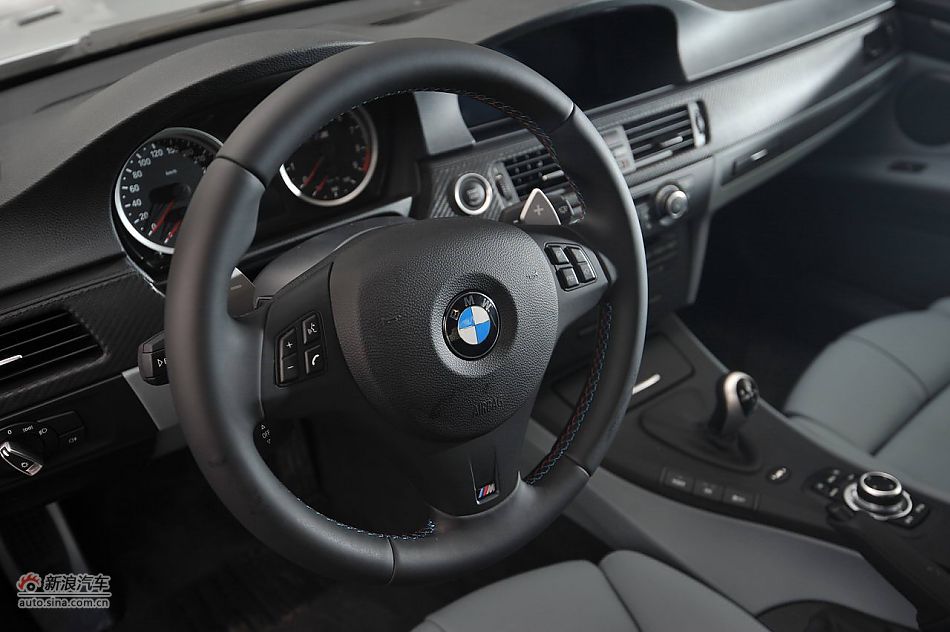 宝马M3碳纤车顶版