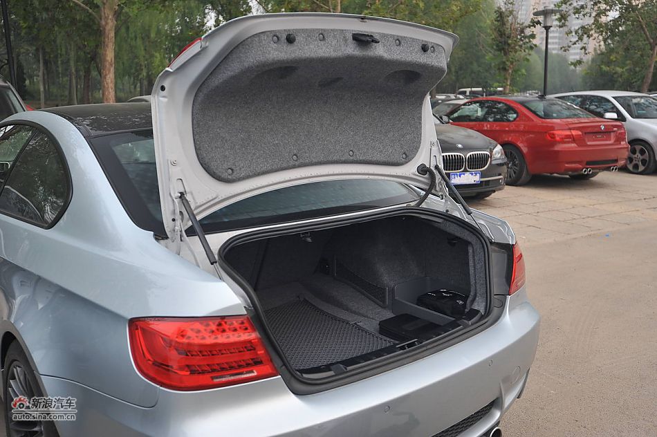 宝马M3碳纤车顶版