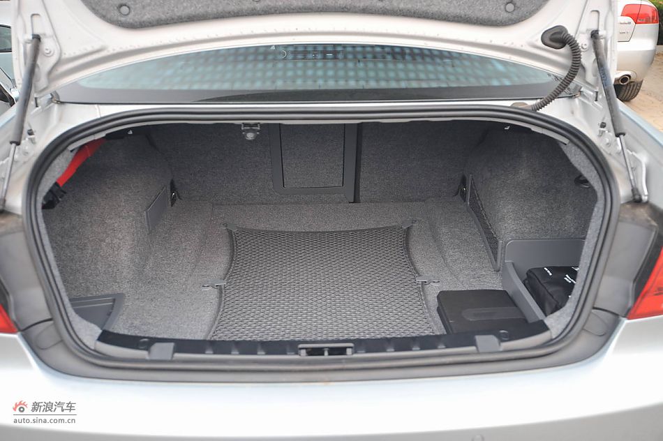 宝马M3碳纤车顶版