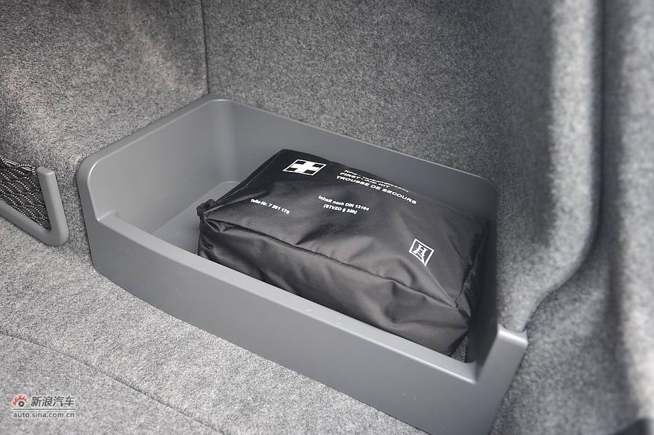 宝马M3碳纤车顶版