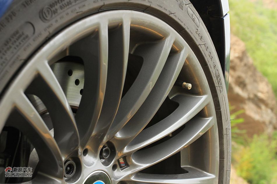 宝马M3碳纤车顶版