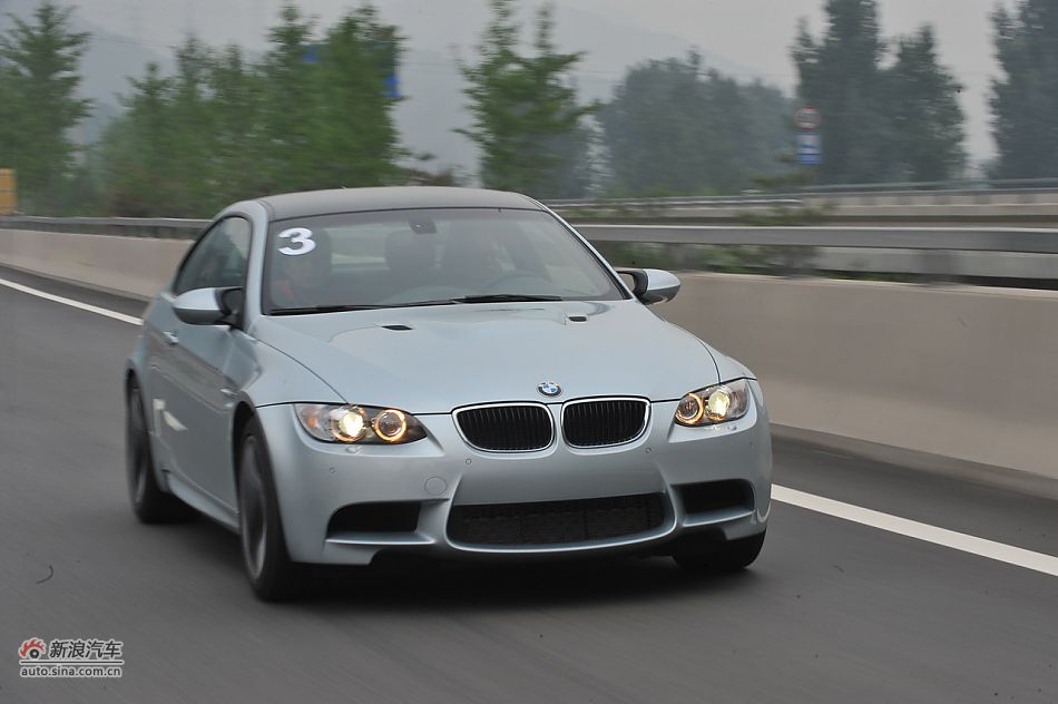 宝马M3碳纤车顶版