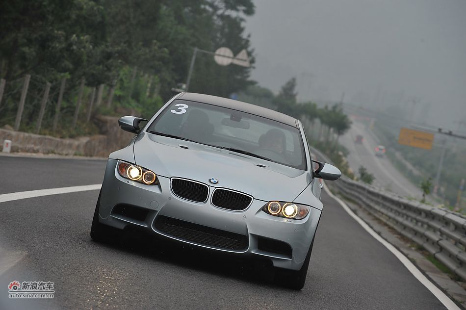 宝马M3碳纤车顶版