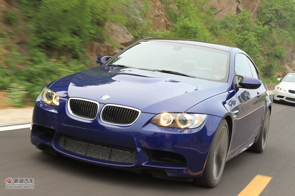 宝马M3碳纤车顶版