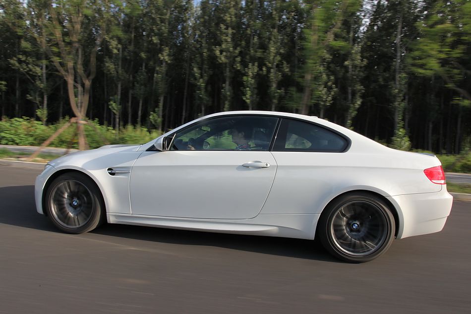 宝马M3外观图片