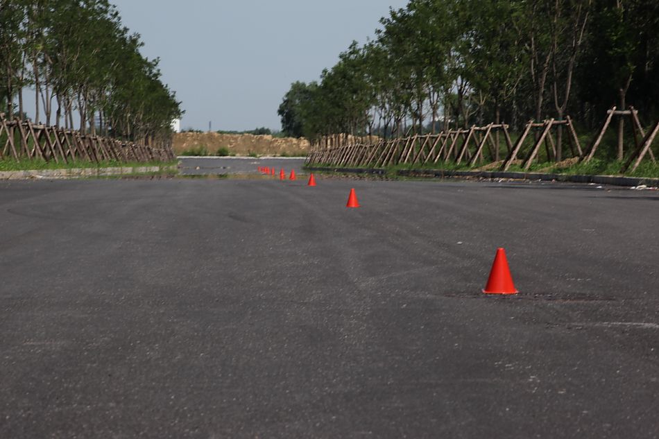 宝马M3外观图片