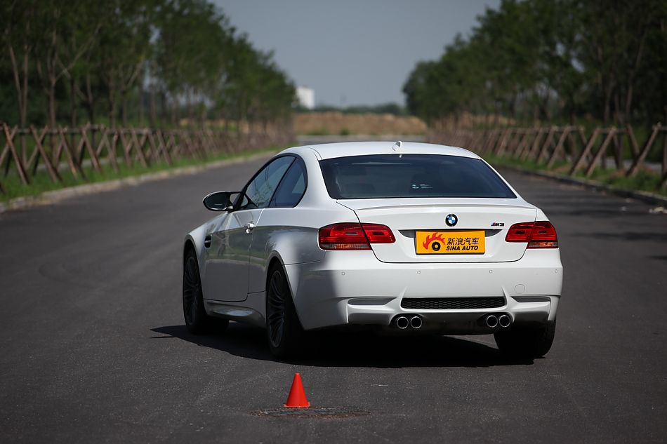 宝马M3外观图片