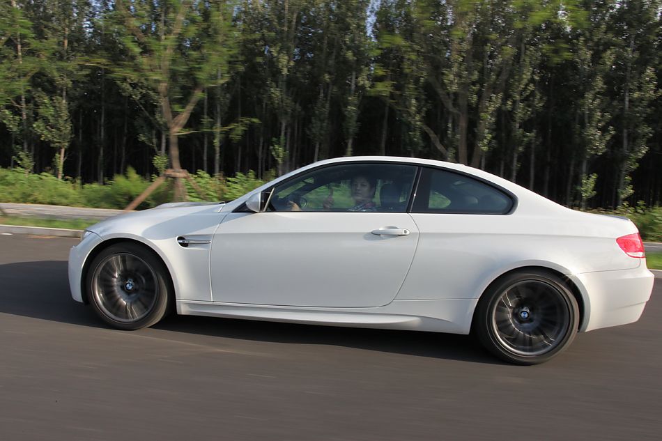 宝马M3外观图片