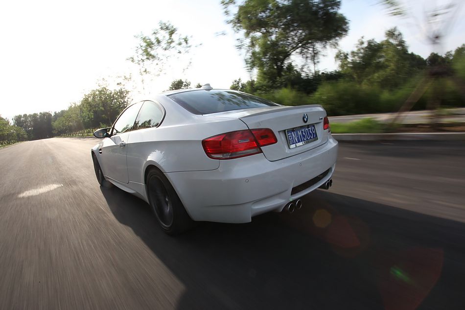 宝马M3外观图片