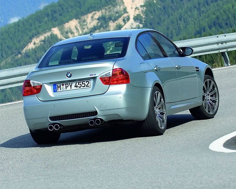 宝马M3外观图片