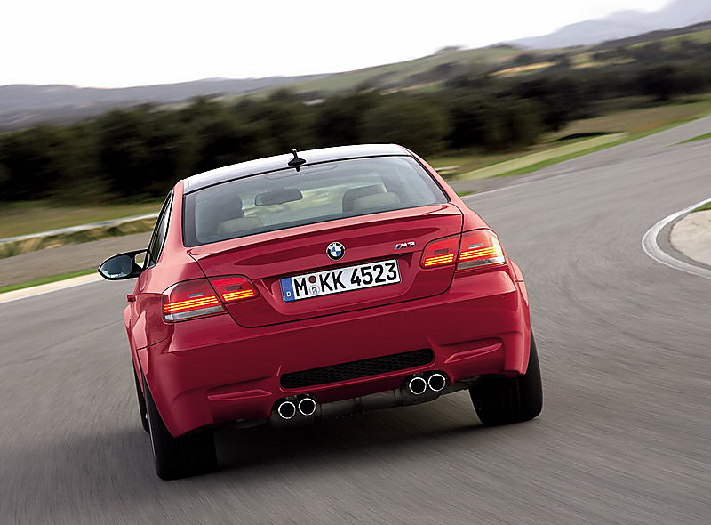 宝马2009款M3轿跑车外观及动态