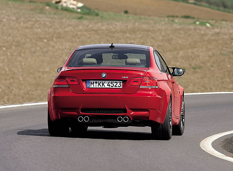 宝马2009款M3轿跑车外观及动态