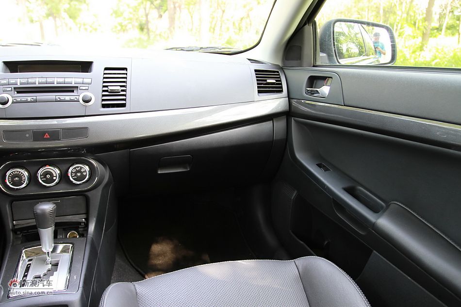 新浪试车深度试驾2011款翼神