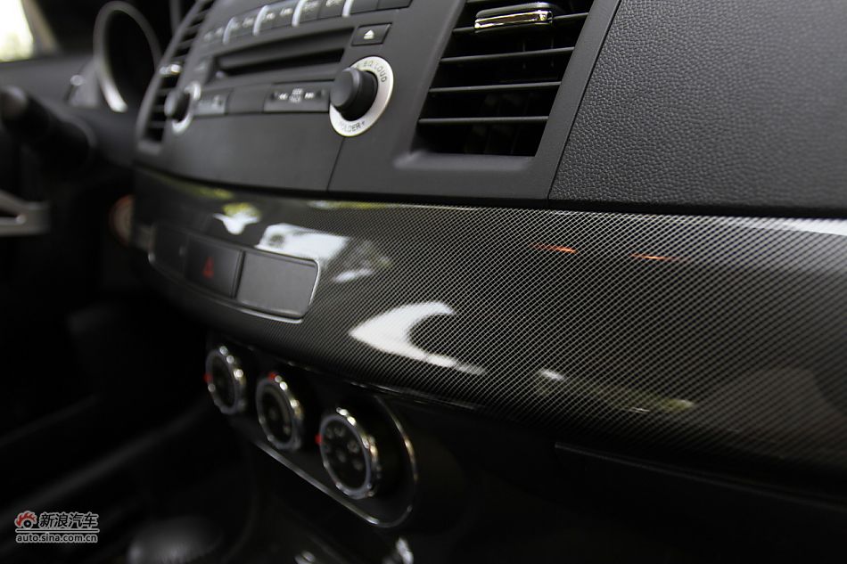 新浪试车深度试驾2011款翼神