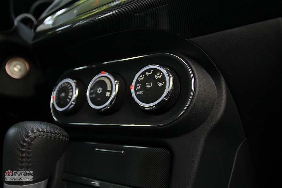 新浪试车深度试驾2011款翼神