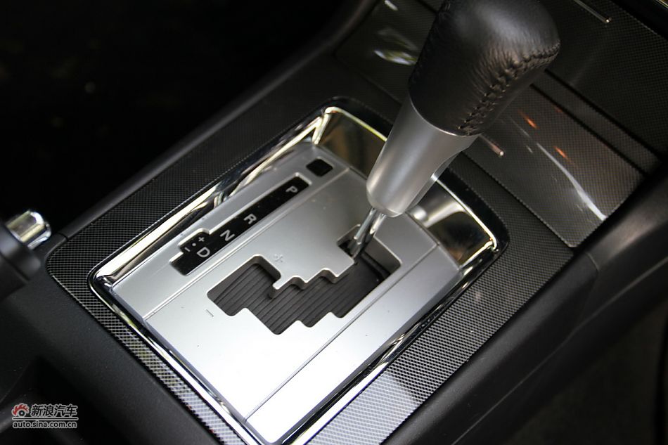 新浪试车深度试驾2011款翼神