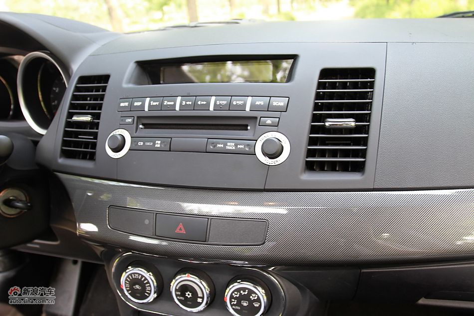 新浪试车深度试驾2011款翼神