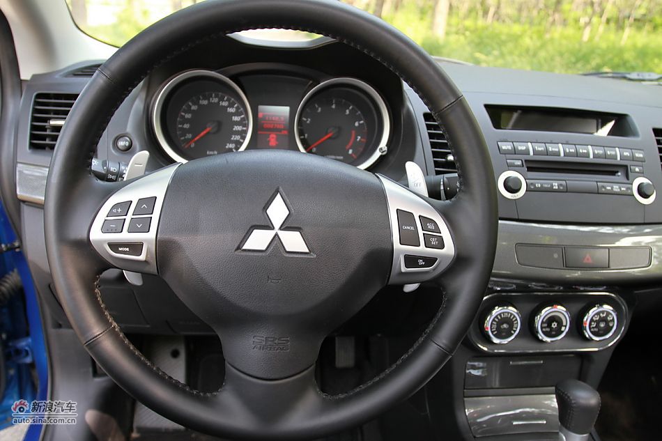 新浪试车深度试驾2011款翼神