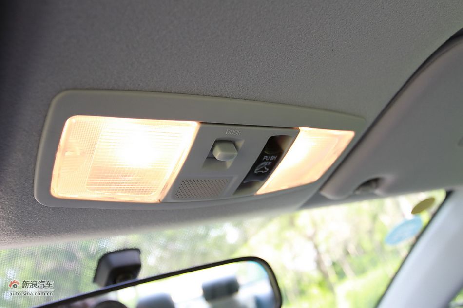 新浪试车深度试驾2011款翼神