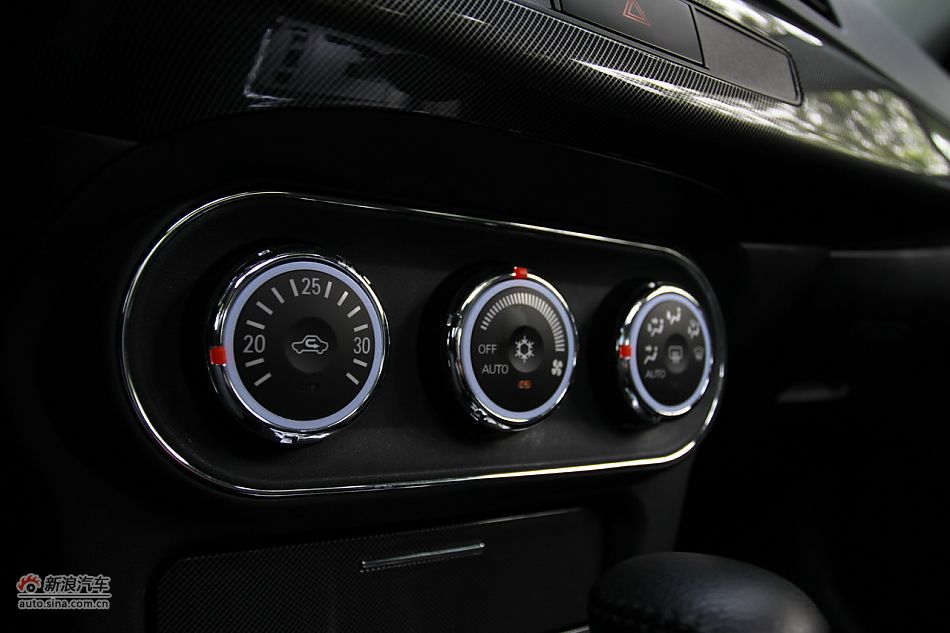 新浪试车深度试驾2011款翼神