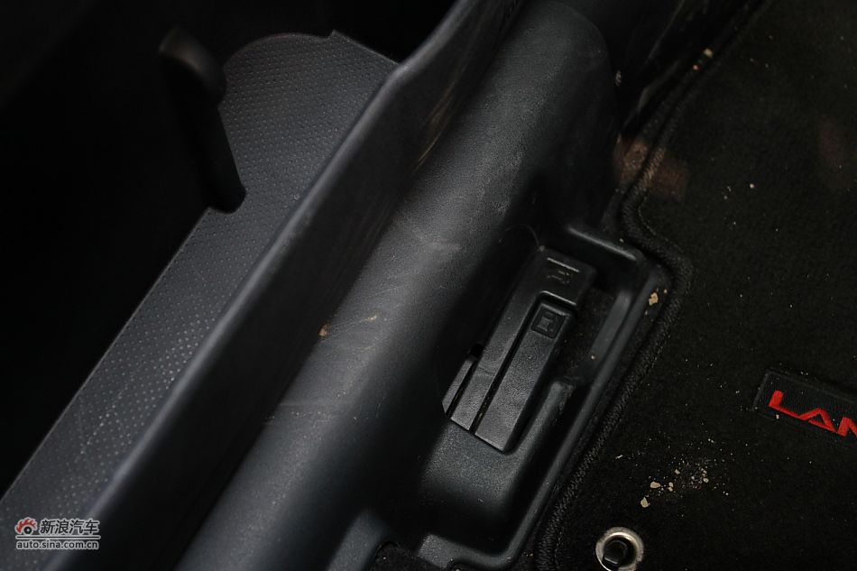 新浪试车深度试驾2011款翼神