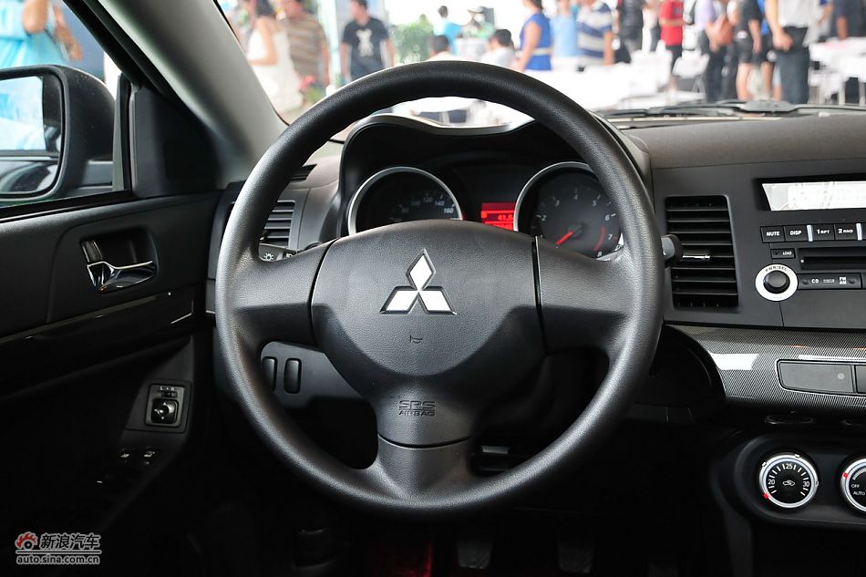 三菱翼神1.8L致尚版豪华型MT内饰