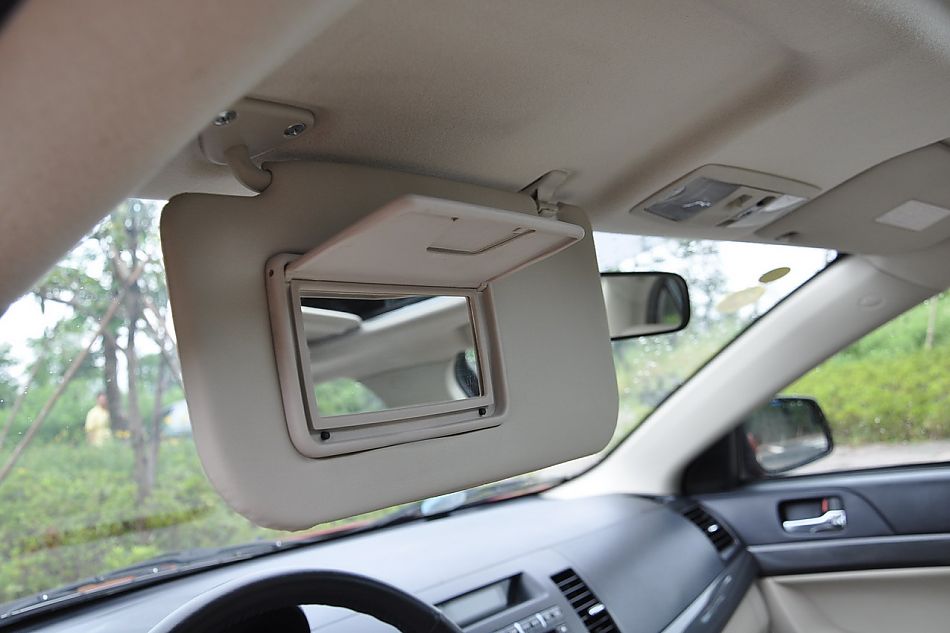 翼神1.8L豪华型CVT内饰及细节