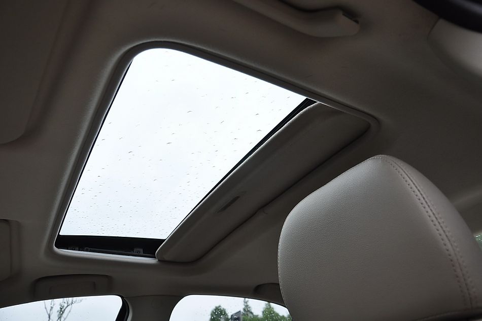 翼神1.8L豪华型CVT内饰及细节