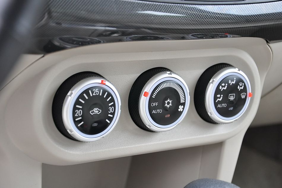 翼神1.8L豪华型CVT内饰及细节