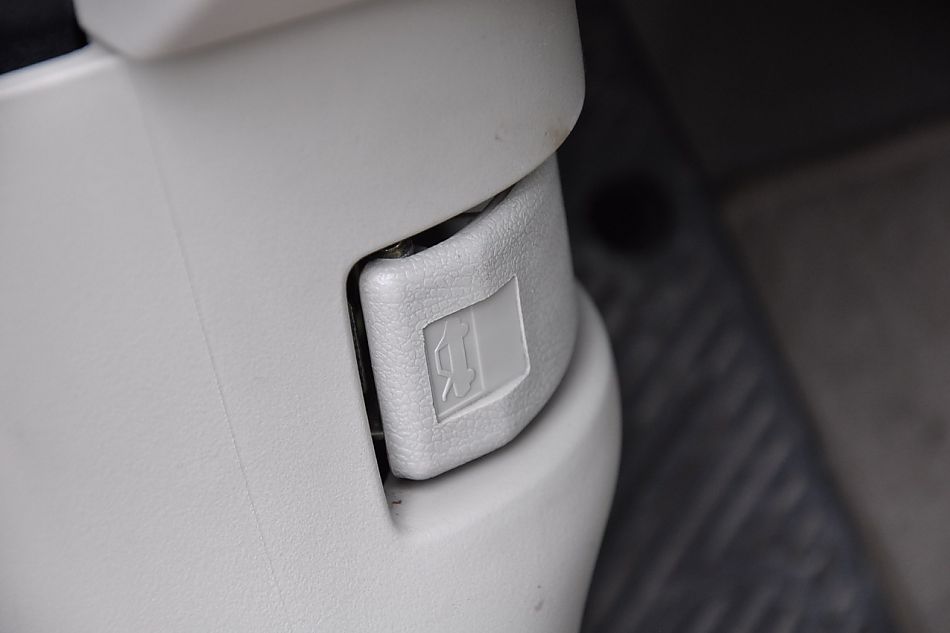 翼神1.8L豪华型CVT内饰及细节