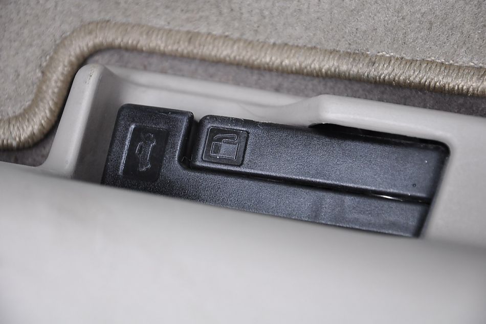 翼神1.8L豪华型CVT内饰及细节