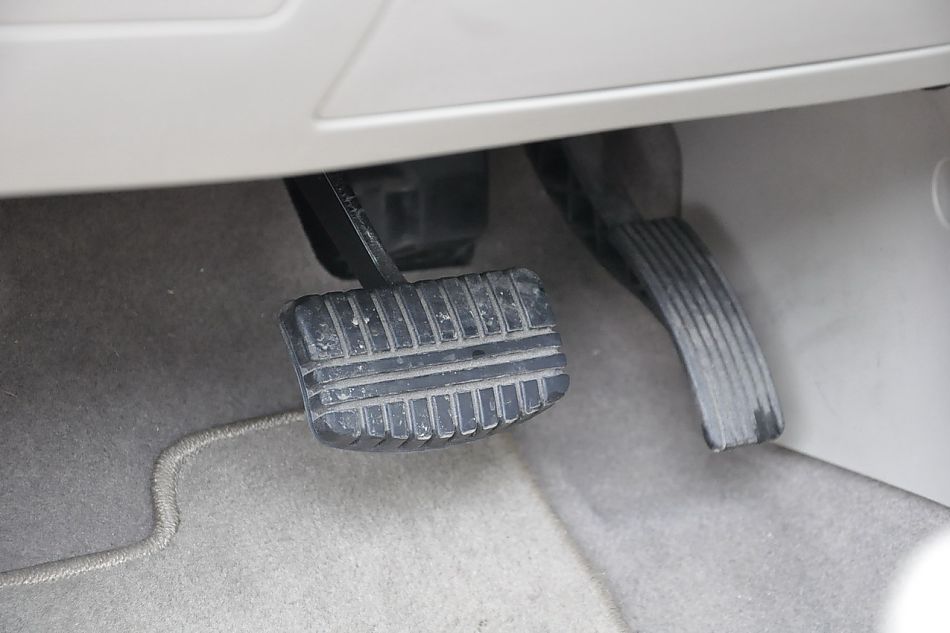 翼神1.8L豪华型CVT内饰及细节