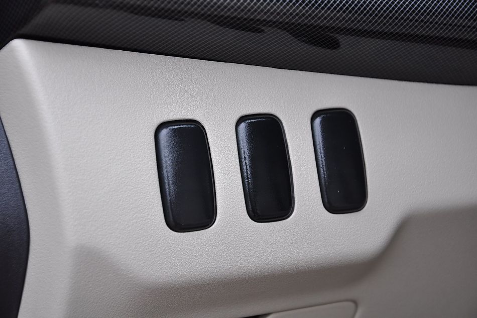 翼神1.8L豪华型CVT内饰及细节