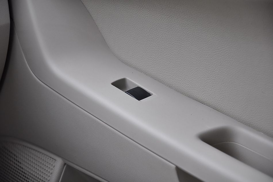 翼神1.8L豪华型CVT内饰及细节