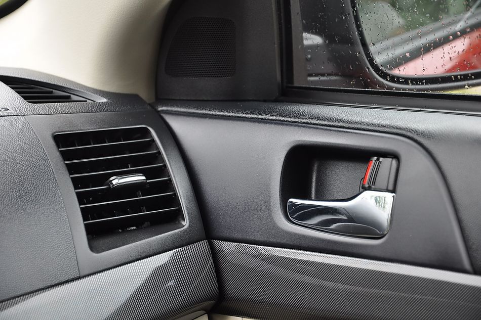 翼神1.8L豪华型CVT内饰及细节