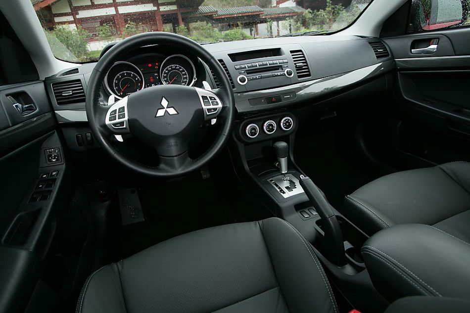 蓝瑟翼神内饰实拍图