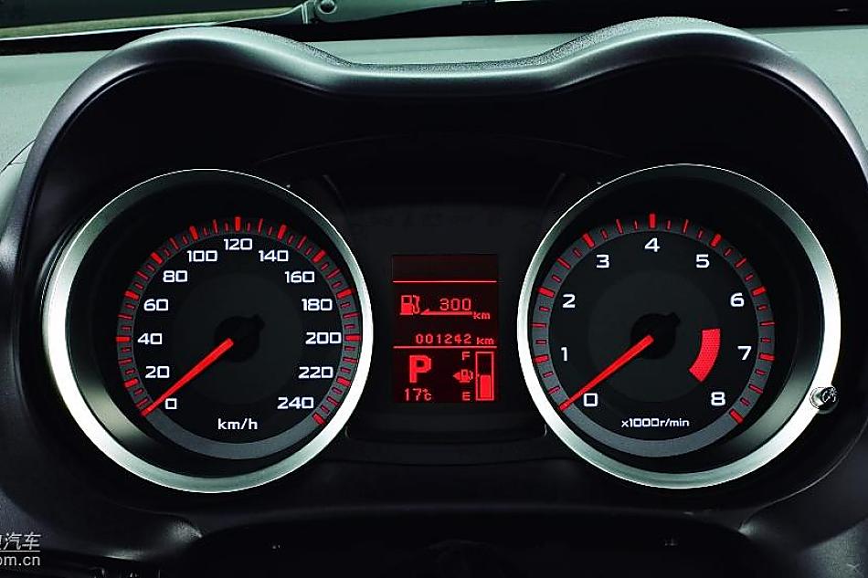 东南三菱LANCER EX翼神内饰实拍图