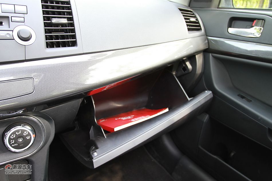 新浪试车深度试驾2011款翼神