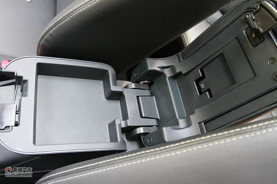 新浪试车深度试驾2011款翼神