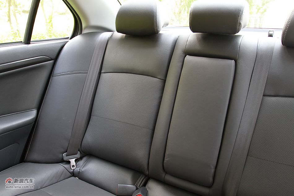 新浪试车深度试驾2011款翼神