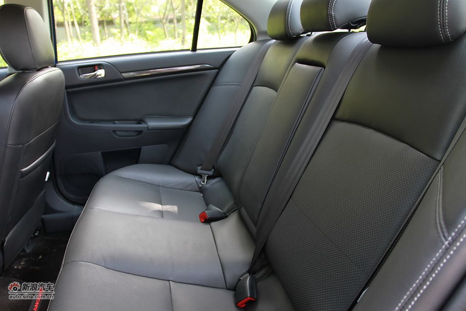 新浪试车深度试驾2011款翼神