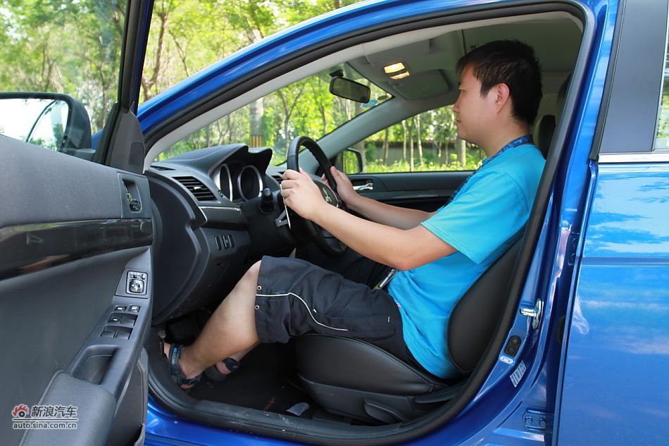 新浪试车深度试驾2011款翼神